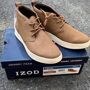 IZOD Men's Tan Chukka Boots Sz 9